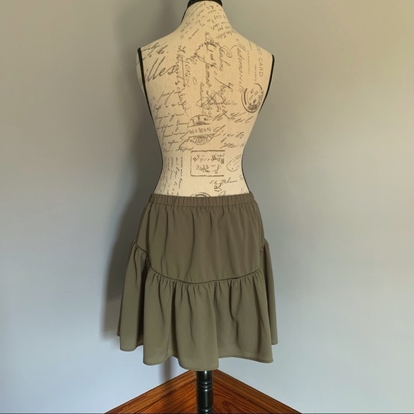 Banana REPUBLIC Elastic Waist Solid Mini Skirt - Picture 4 of 6